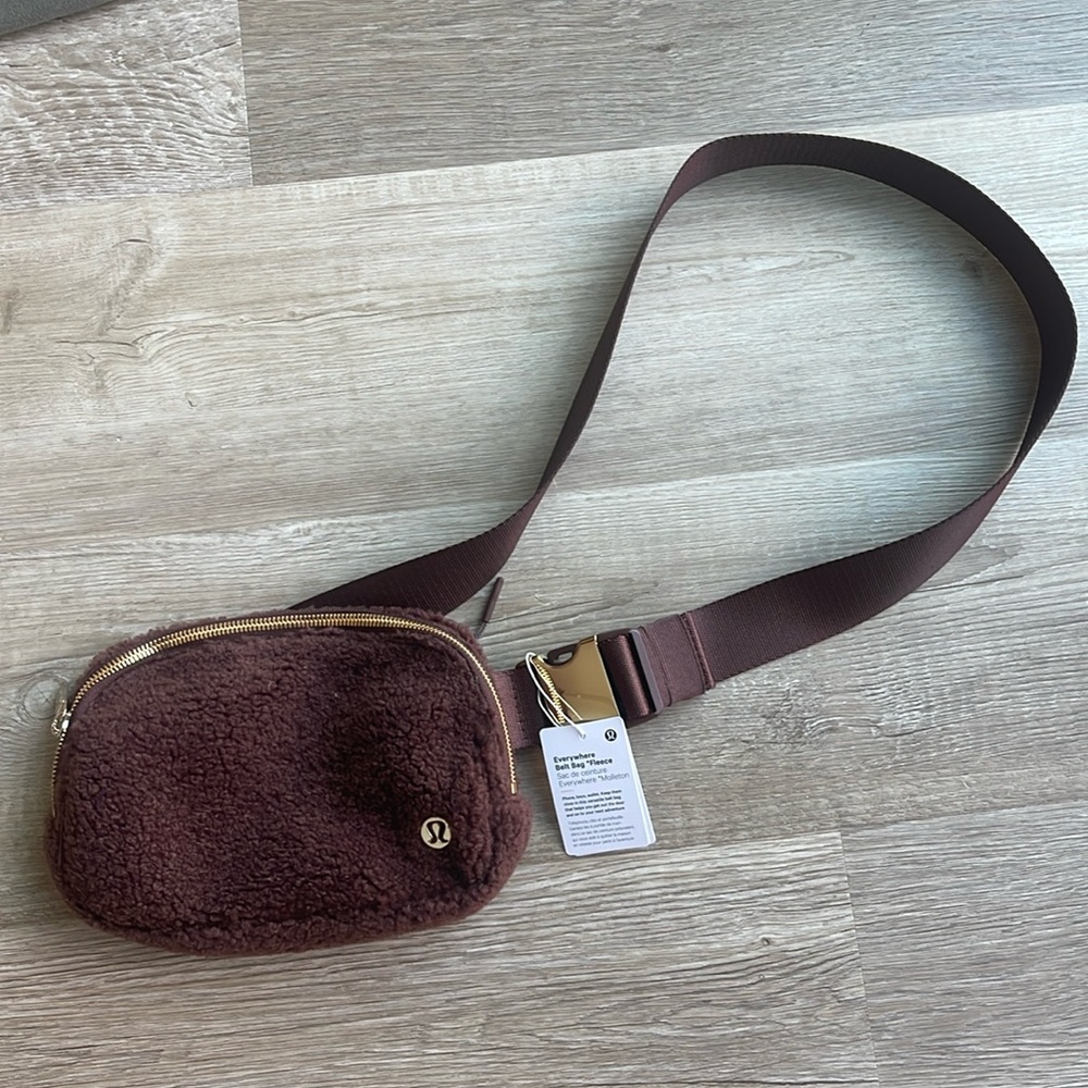 Lululemon Everywhere Belt Bag